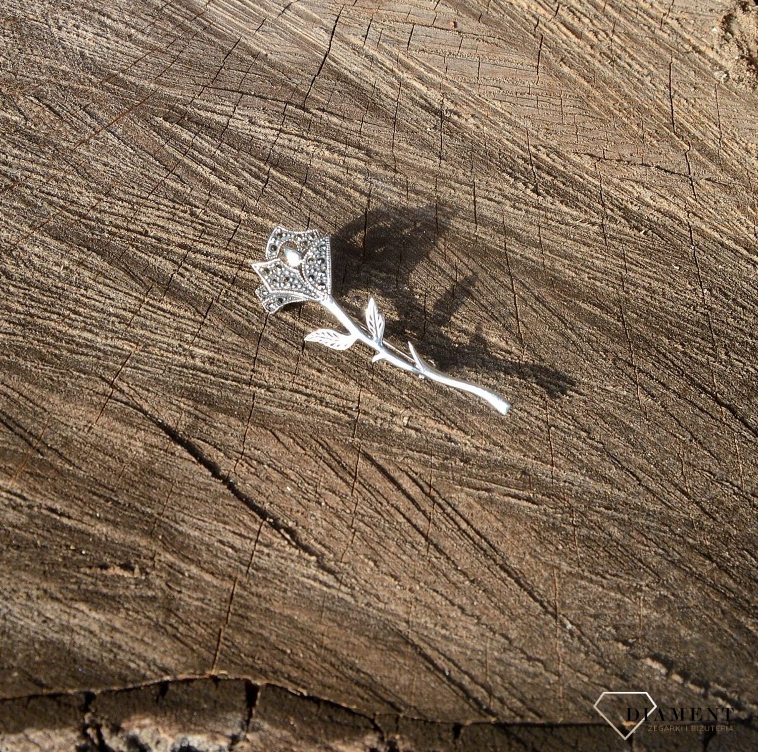 Srebrna broszka kwiat z markazytami BRO 207.jpg